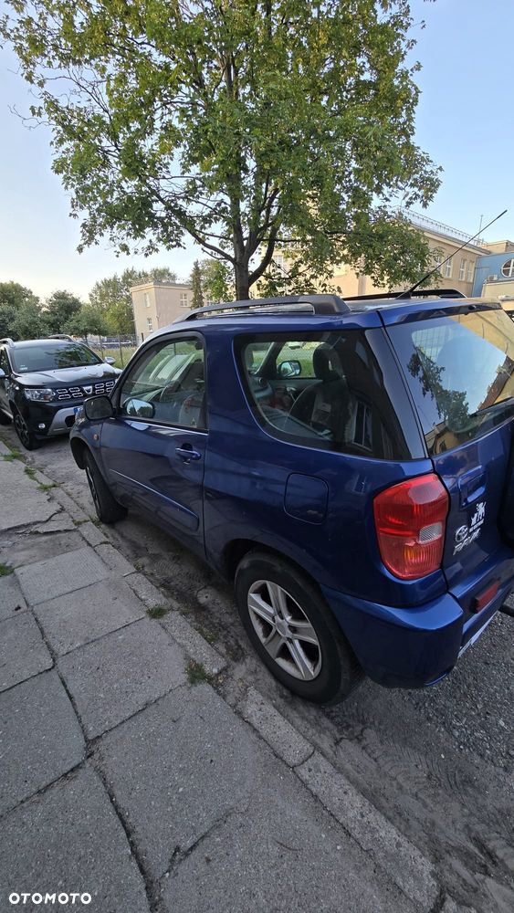Toyota RAV4 1.8 VVT-i 4x2 - 4