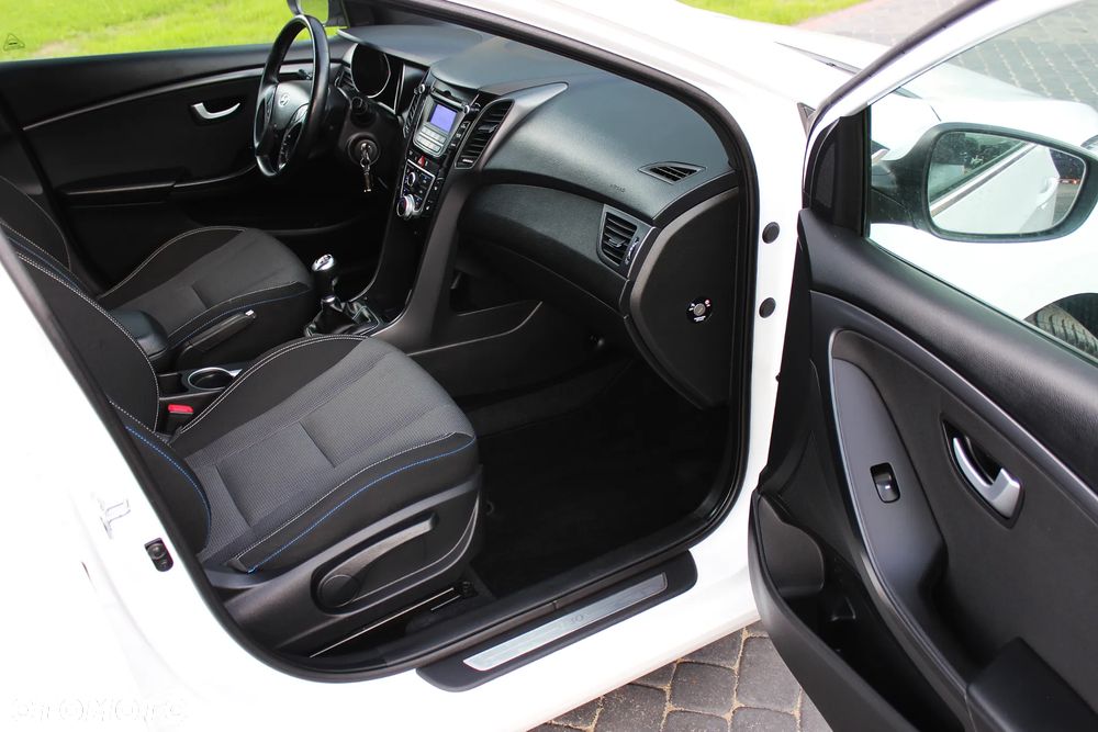 Hyundai i30 1.4 Select - 12