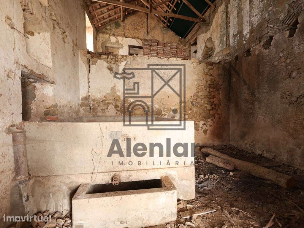Moradia para Remodelar - Alenquer - Grande imagem: 2/11