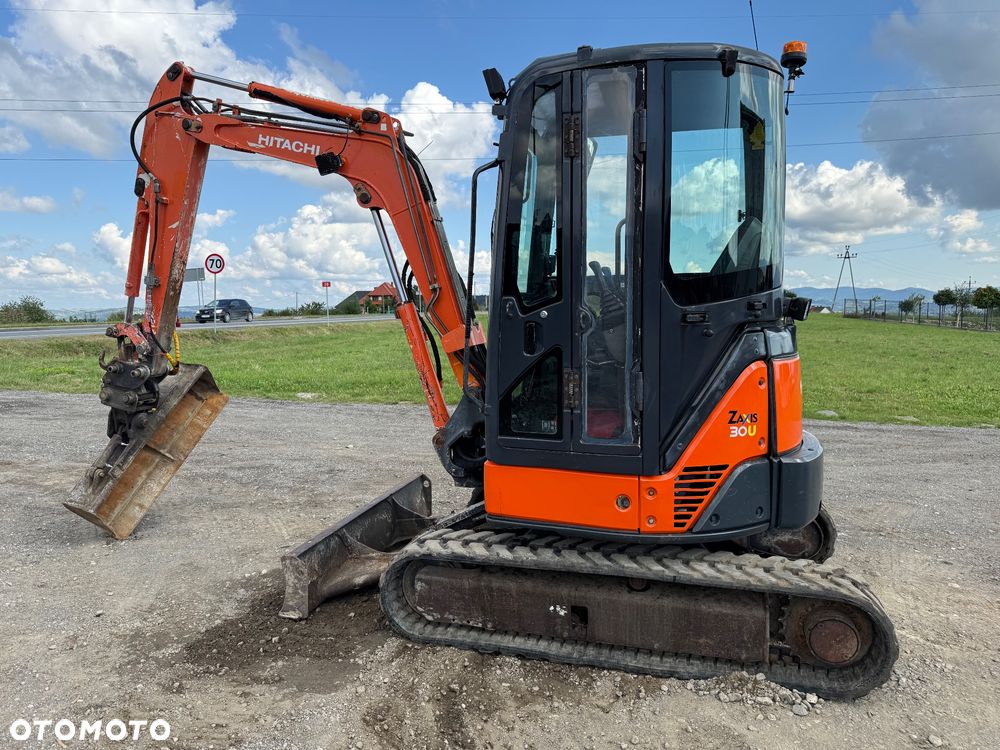 Hitachi Zx30 - 10