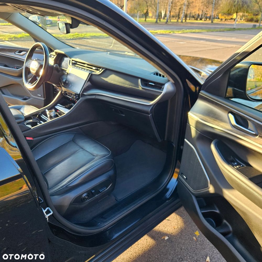 Jeep Grand Cherokee - 27