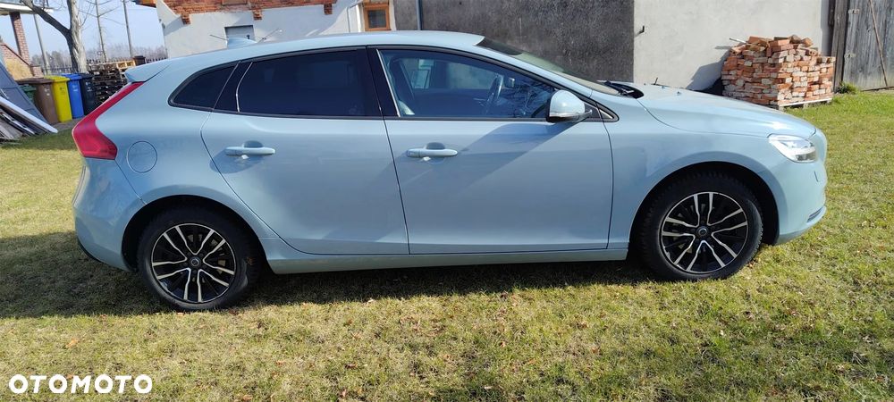 Volvo V40 D2 Momentum - 3