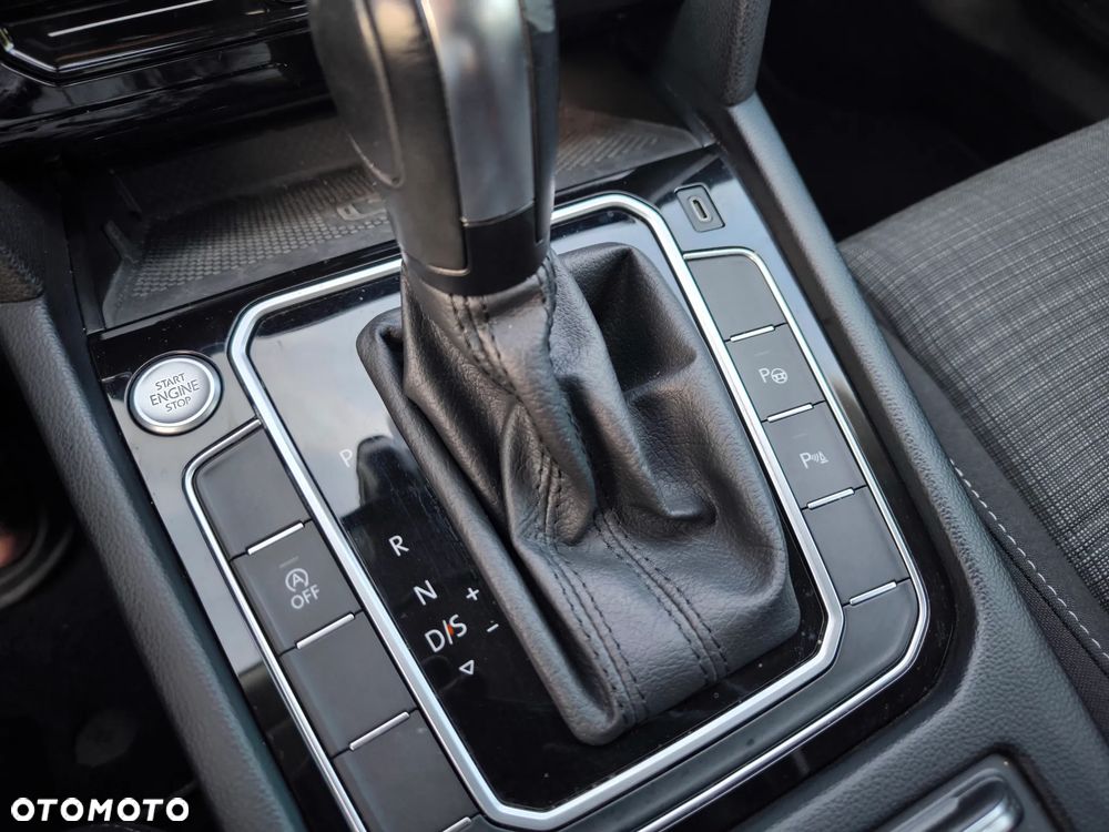 Volkswagen Passat 2.0 TDI SCR DSG Business - 12