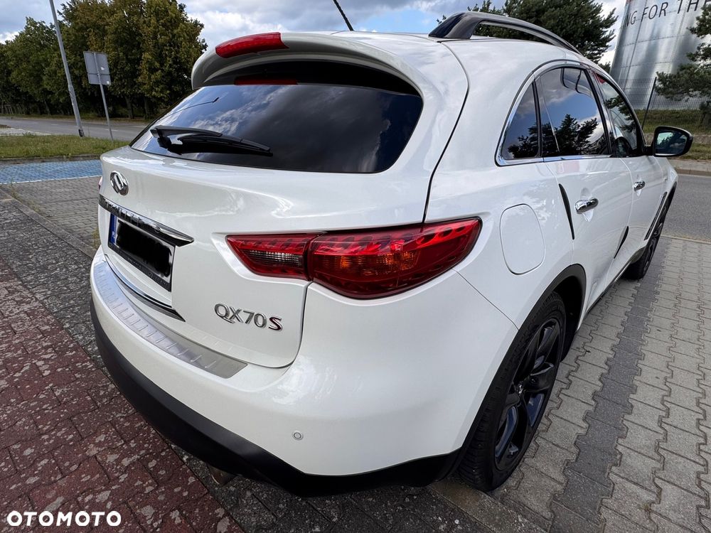 Infiniti QX70 3.7 S Design - 5