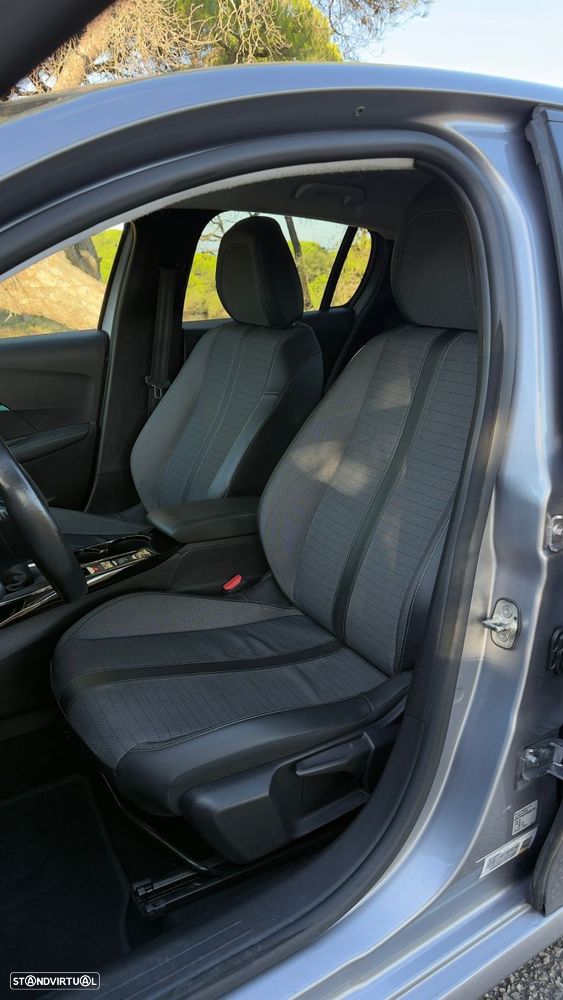 Peugeot 208 1.2 PureTech Allure - 12