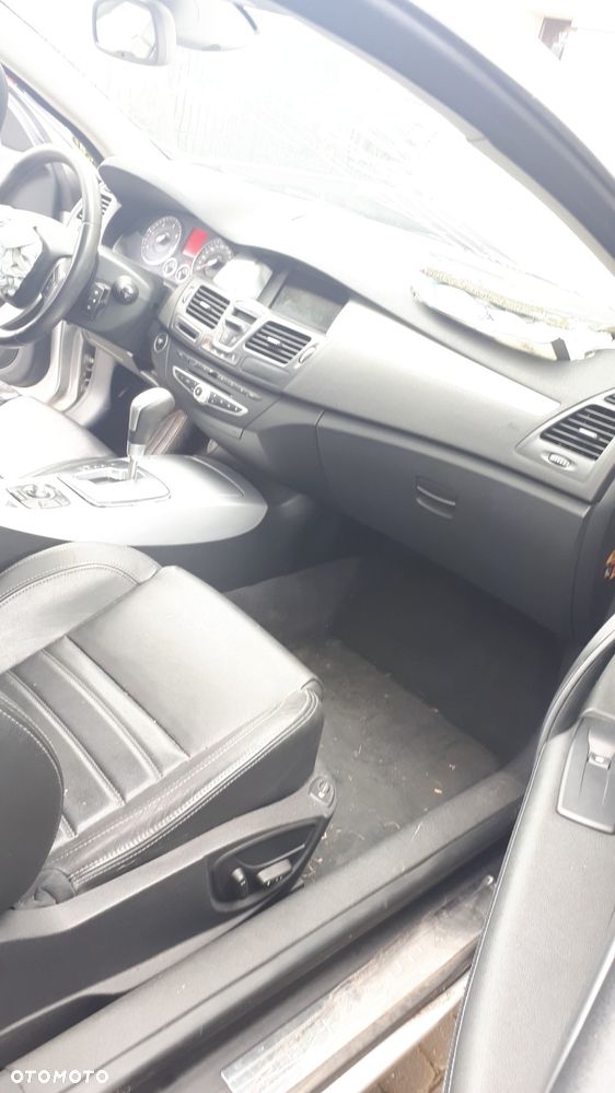 Renault Laguna 3.0 dCi V6 Initiale - 10