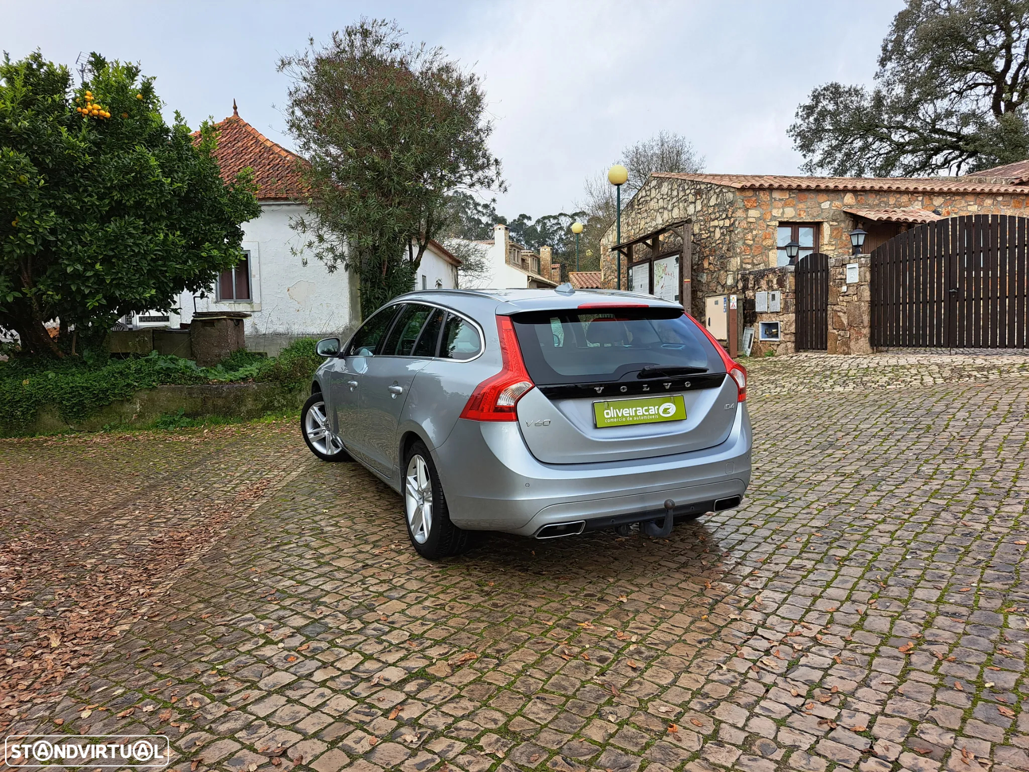 Volvo V60 D4 Geartronic Summum - 35