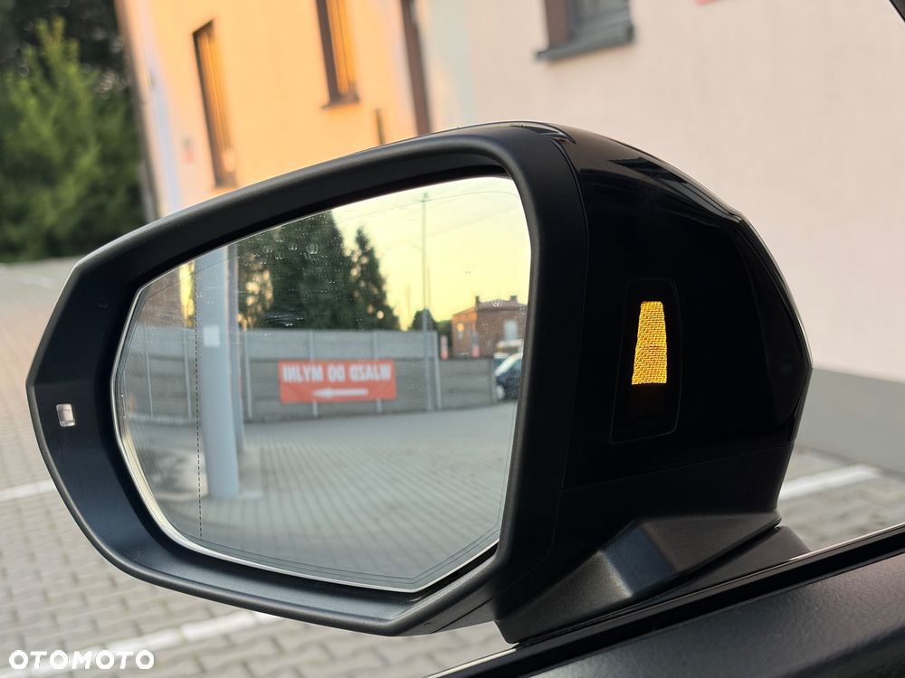 Audi Q3 Sportback 45 TFSIe S tronic S line - 20