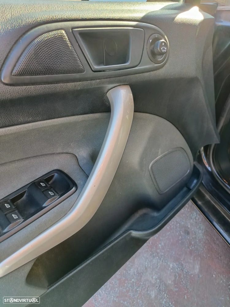 Ford Fiesta 1.4 TDCi Titanium - 12