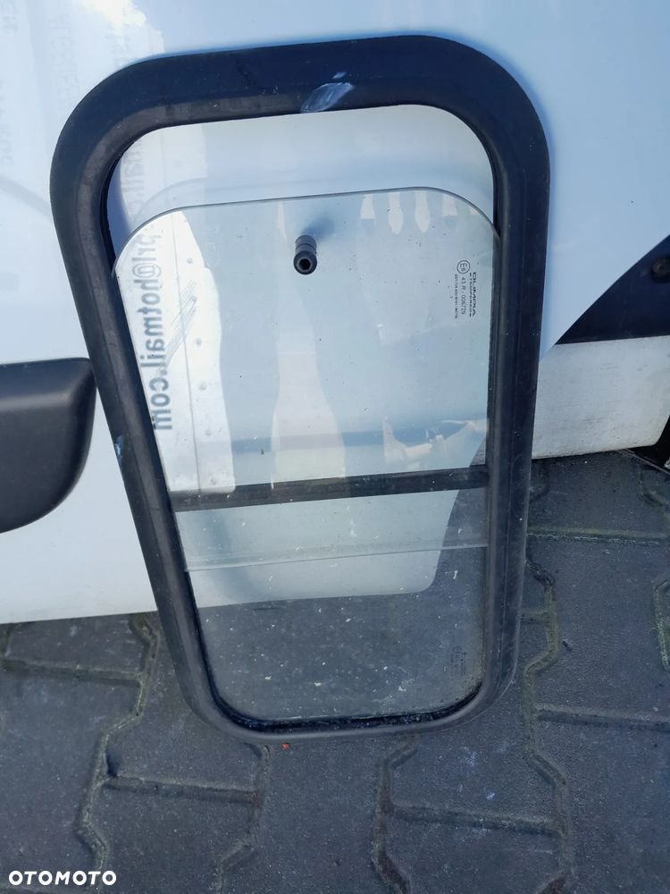 Szyba ściany grodziowej Fiat Ducato 10r - 1