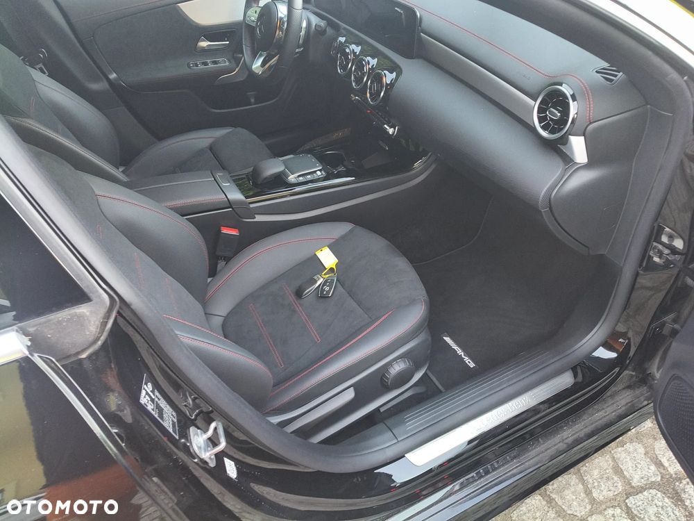 Mercedes-Benz CLA - 27