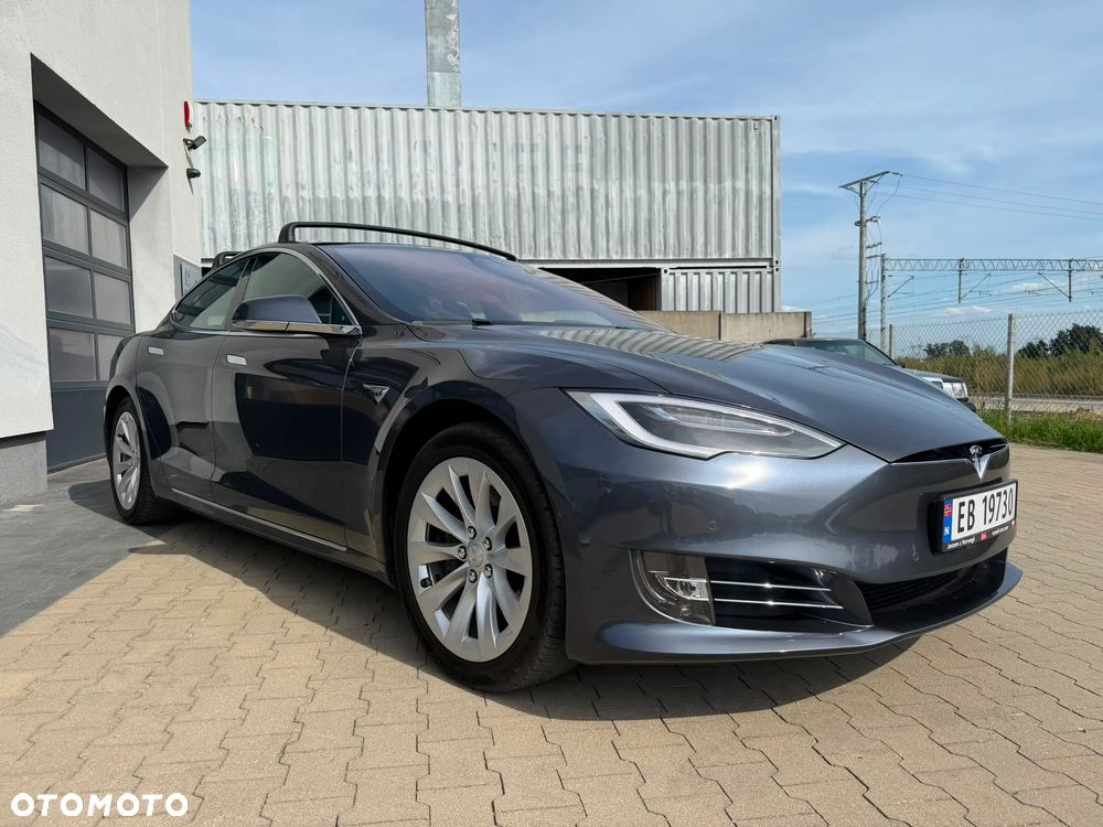 Tesla Model S - 7