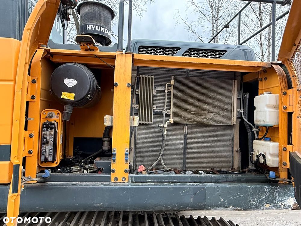 Hyundai HX 300 L - 18