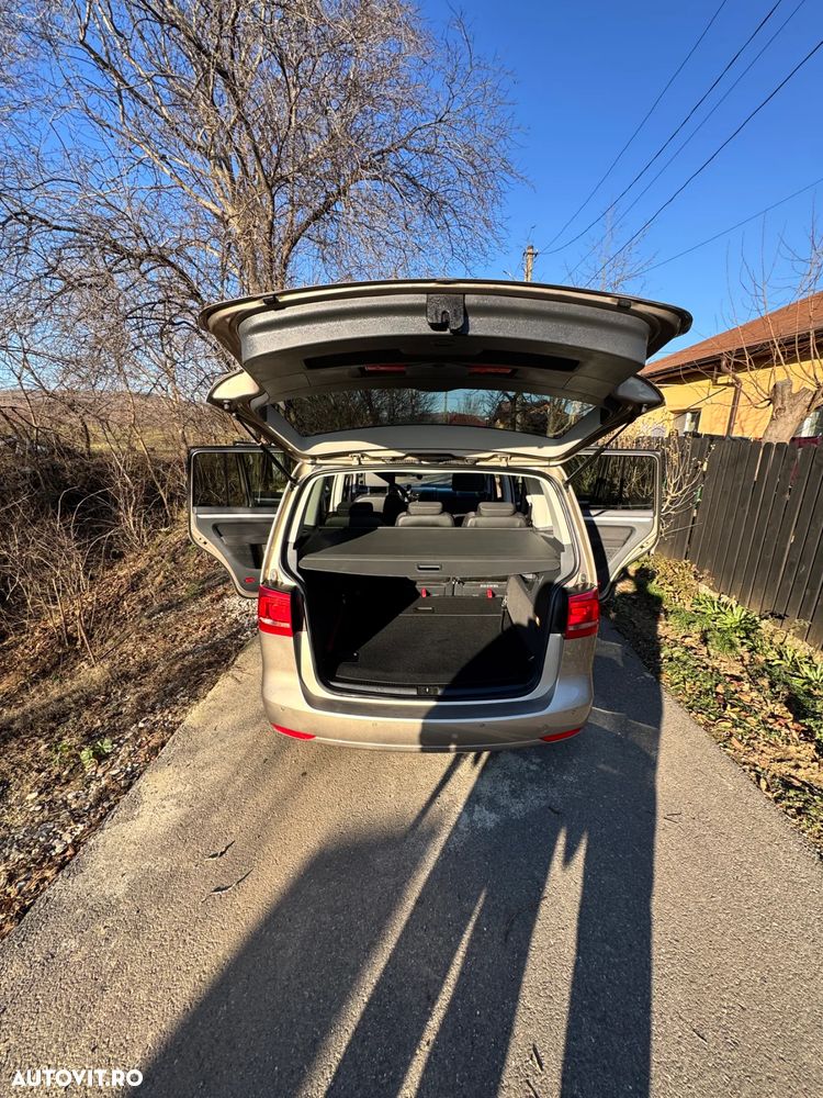 Volkswagen Touran 1.6 TDI DSG Highline - 8