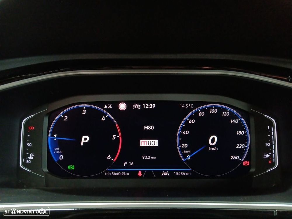 VW T-Roc 2.0 TDI R-Line DSG - 21