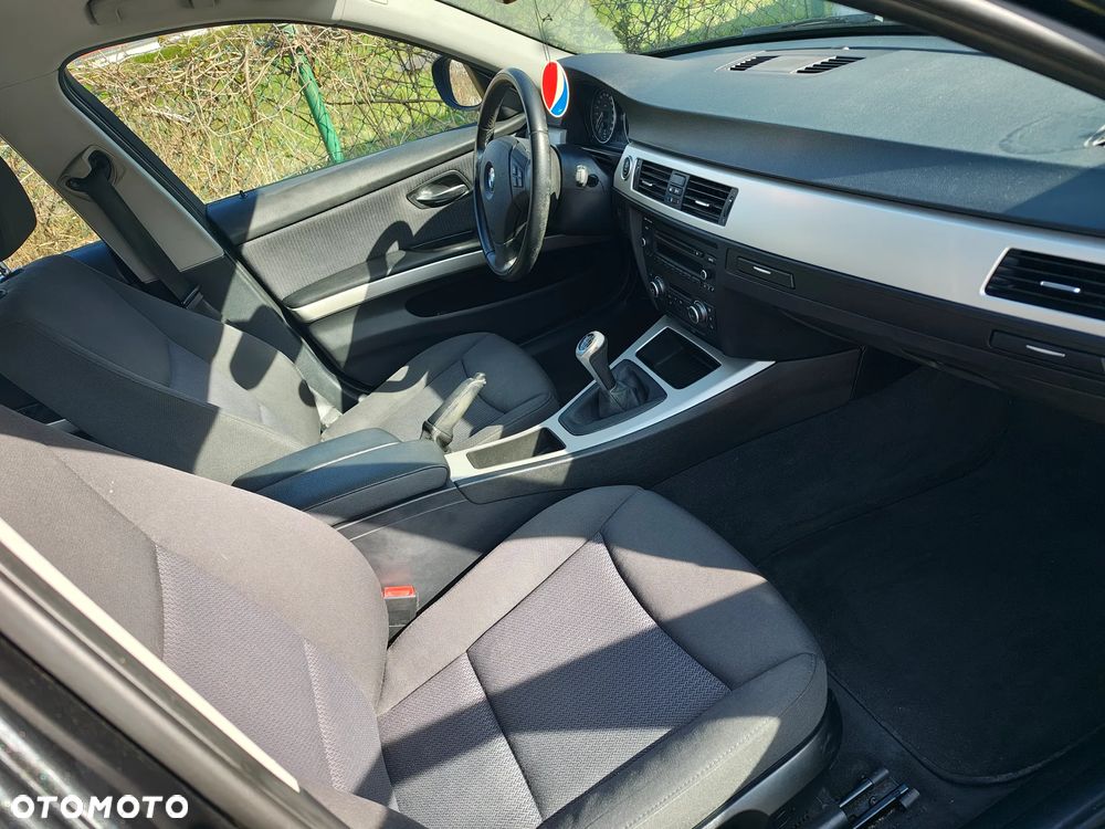 BMW Seria 3 318d - 12