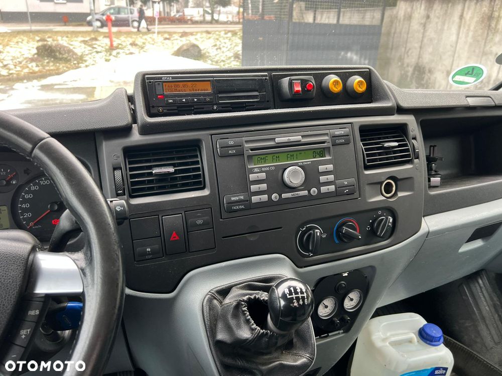 Ford Transit - 12