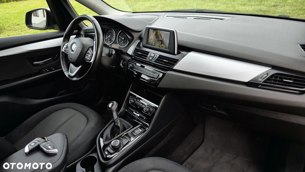 BMW Seria 2 216i Active Tourer - 11