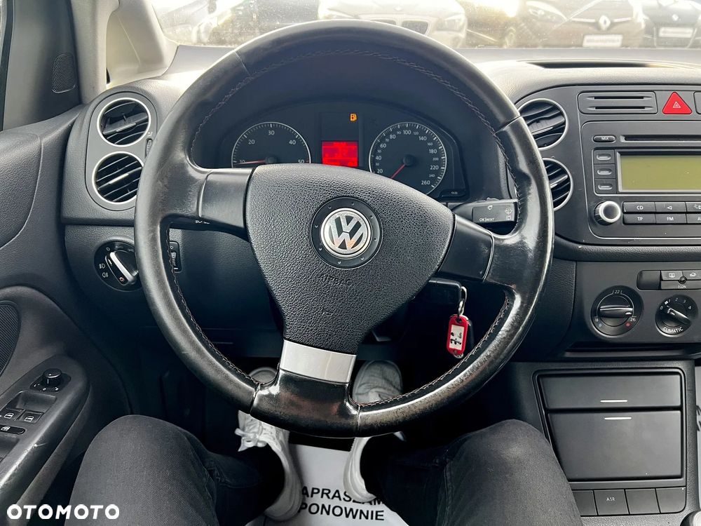 Volkswagen Golf - 22