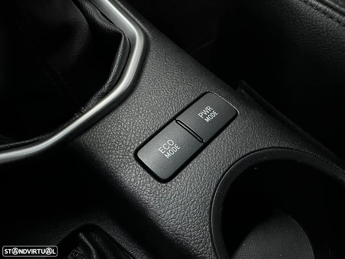 Toyota Hilux 2.4 D-4D 2WD CD Tracker - 31