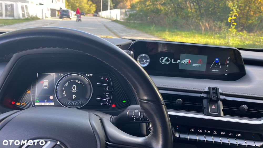 Lexus UX - 15