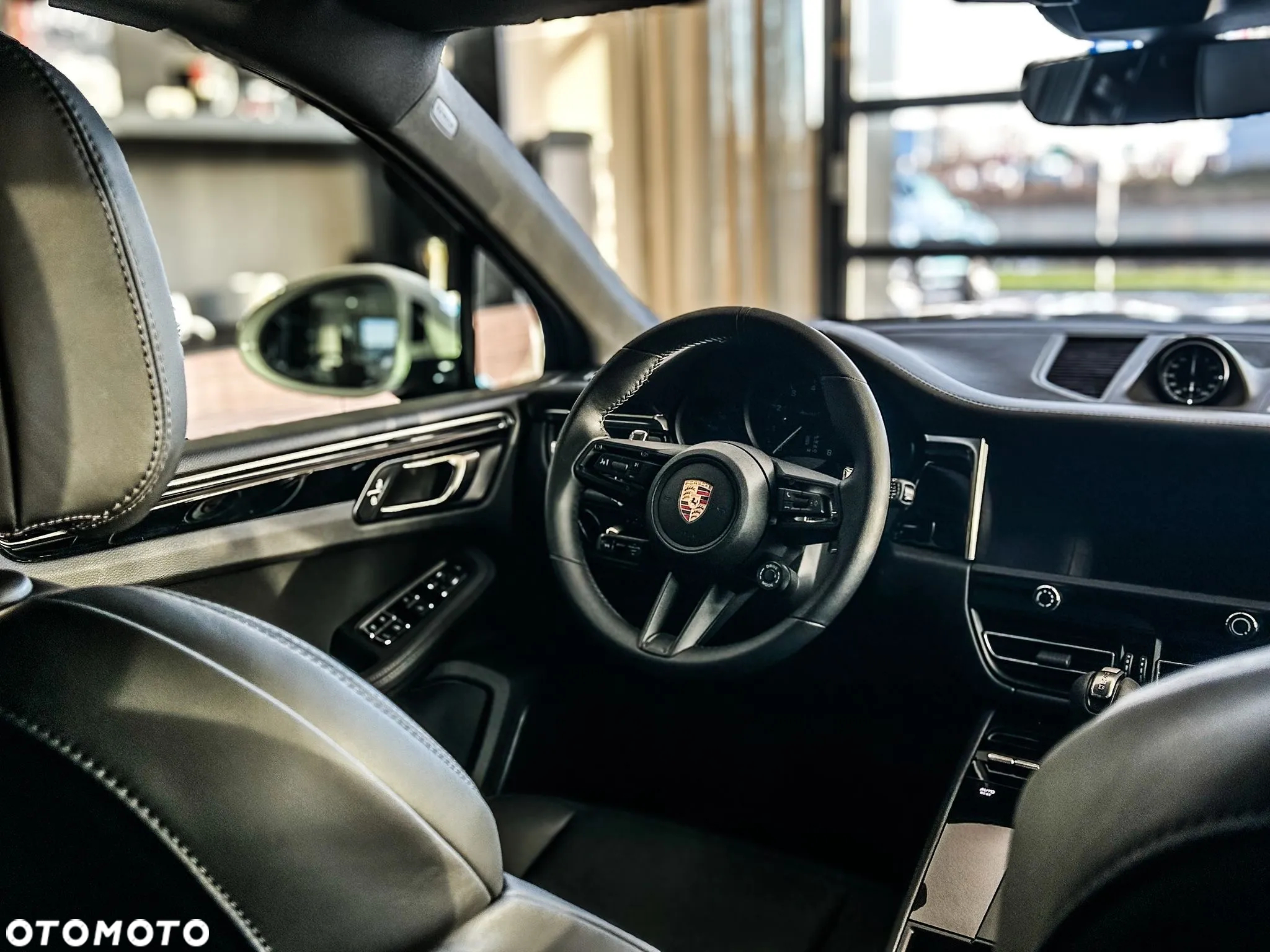 Porsche Macan T - 12