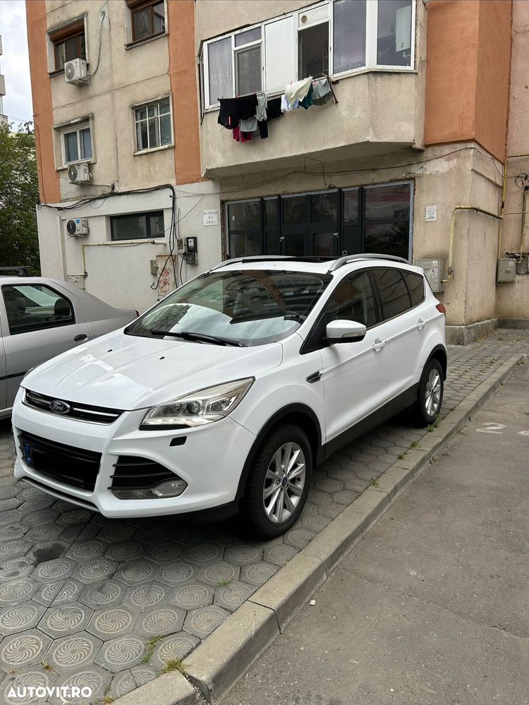 Ford Kuga 2.0 TDCi 2x4 Titanium - 4