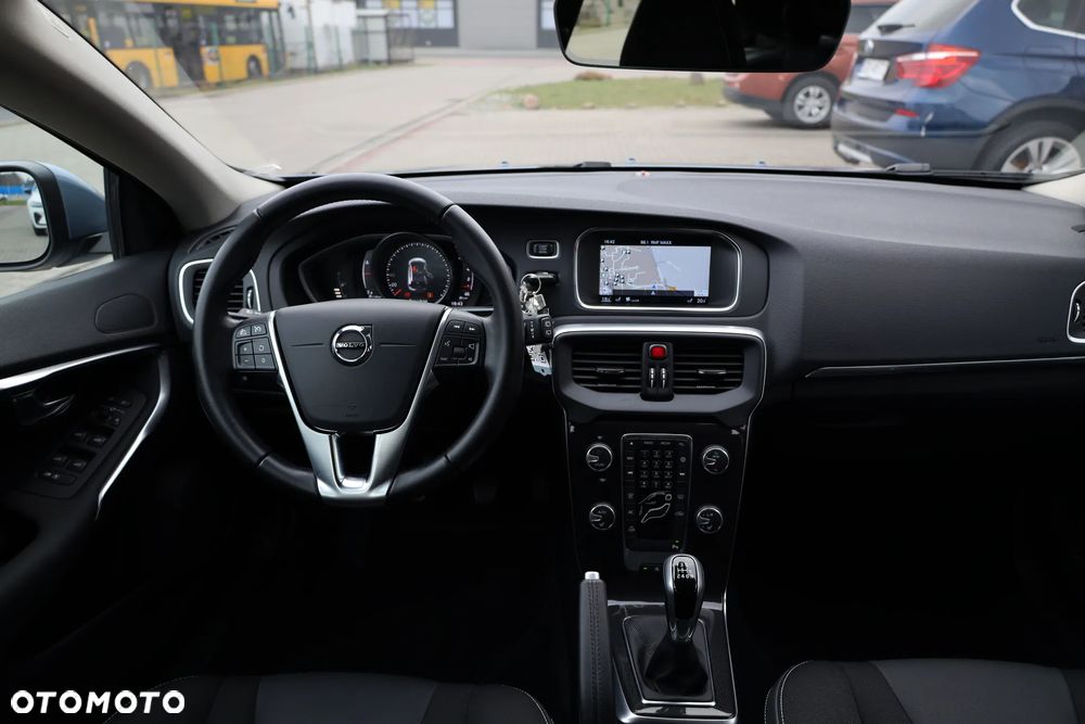 Volvo V40 T2 Momentum - 27