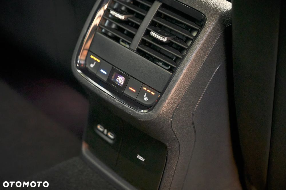 Skoda Octavia 2.0 TDI DSG RS - 30