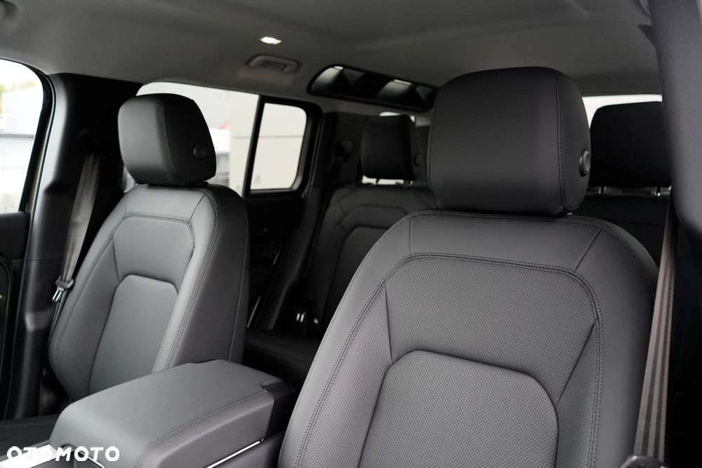 Land Rover Defender 3.0 D200 mHEV S - 28