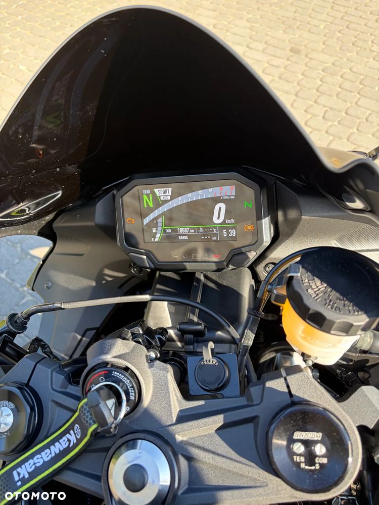 Kawasaki ZXR - 7