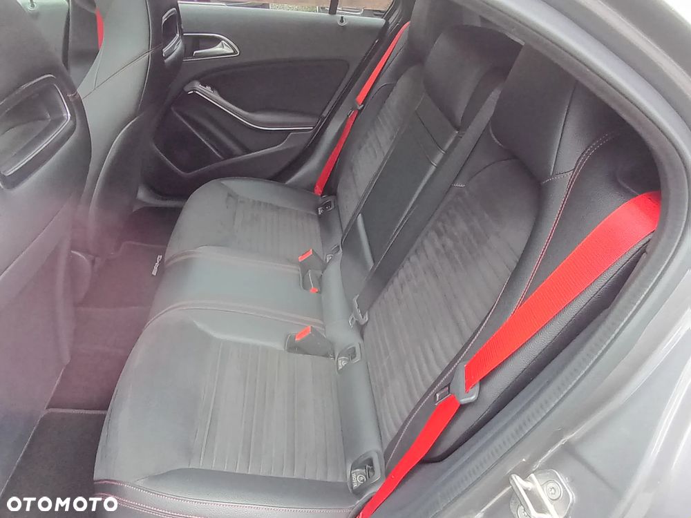 Mercedes-Benz Klasa A 220 4-Matic AMG Line - 17