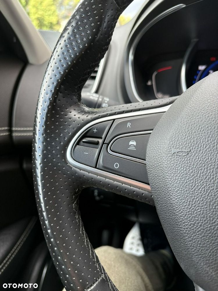 Renault Scenic TCe 140 GPF EDC BLACK EDITION - 24