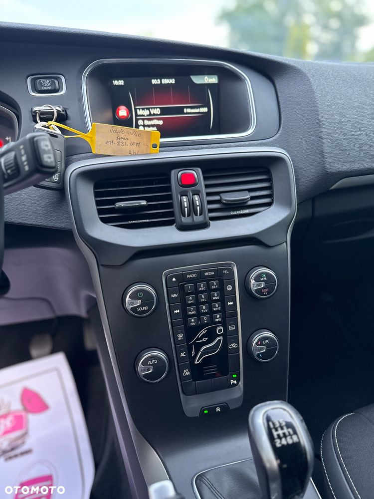 Volvo V40 D2 Drive-E Momentum - 22