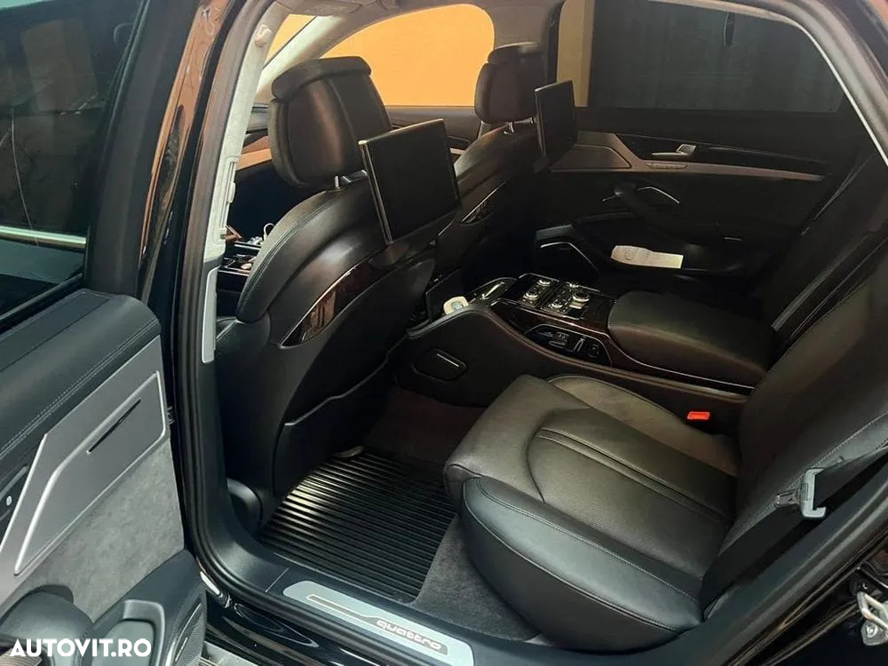 Audi A8 - 4