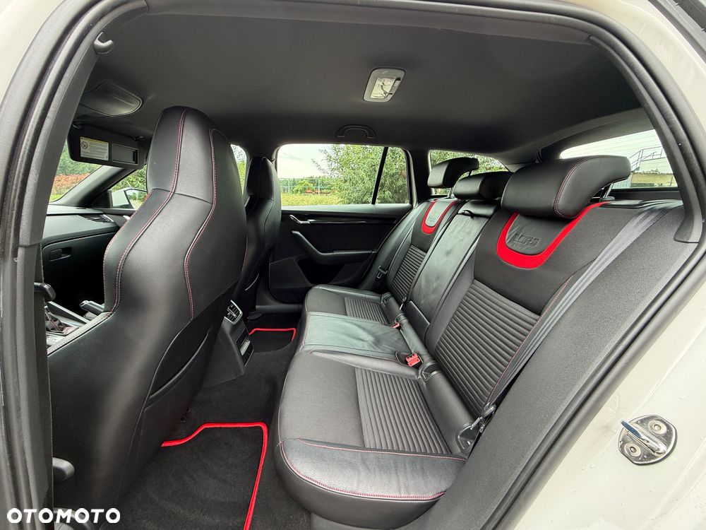 Skoda Octavia 2.0 TDI DSG RS - 20
