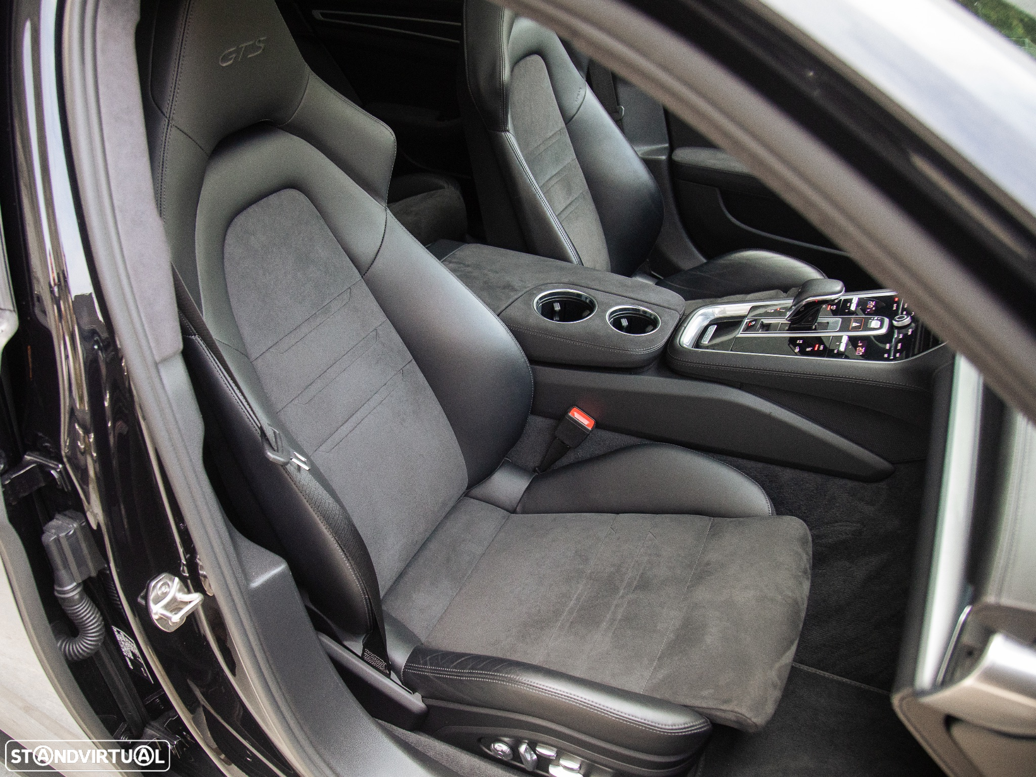 Porsche Panamera Sport Turismo GTS - 22