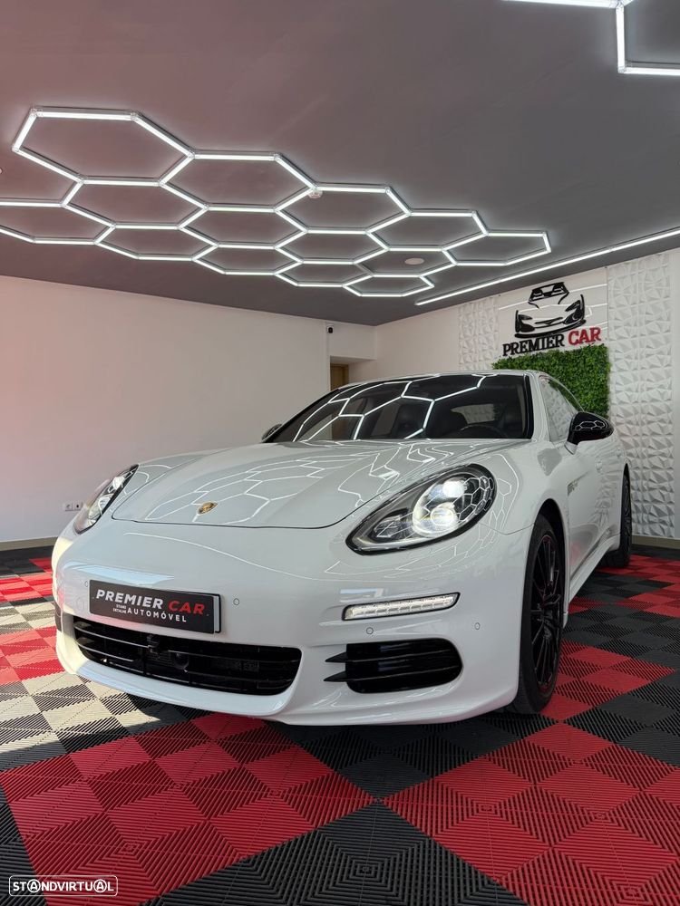 Porsche Panamera S E-Hybrid - 1