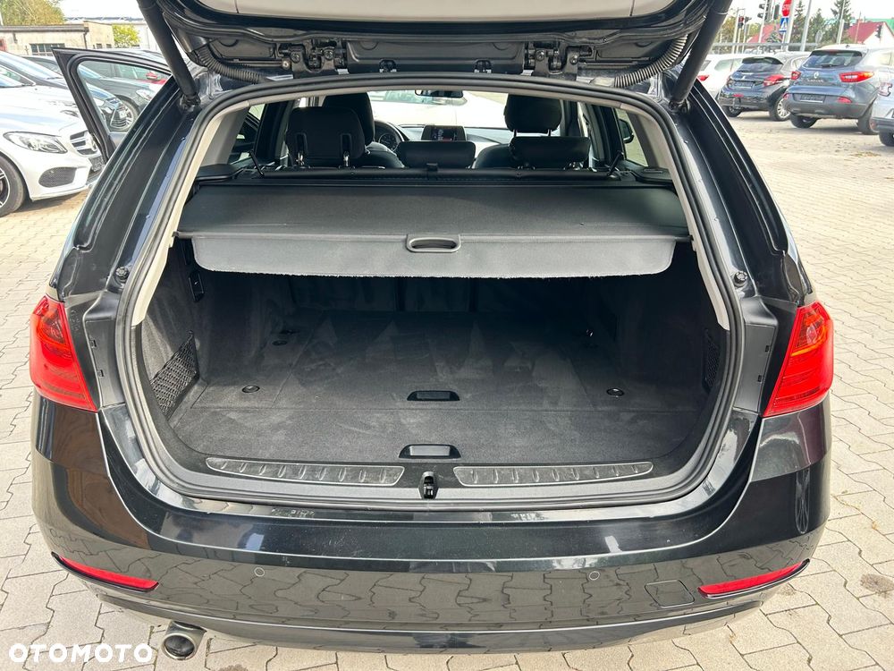 BMW Seria 3 320d - 23