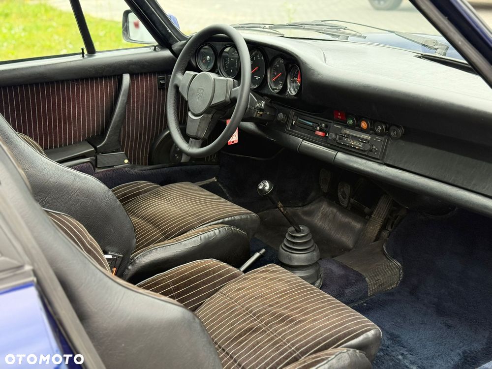 Porsche 911 - 23