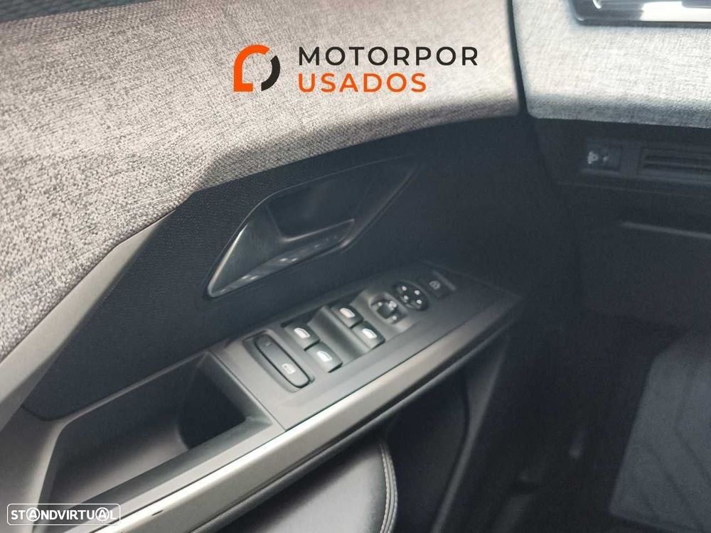 Peugeot 5008 1.2 Hybrid Allure e-DCS6 - 17