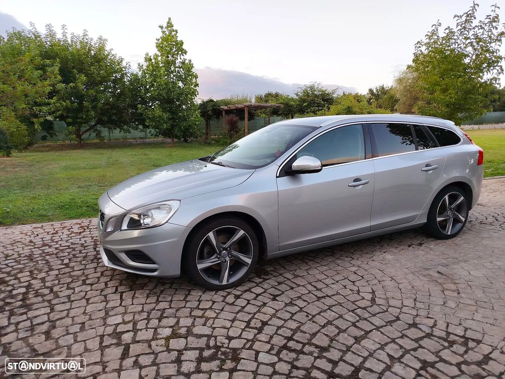 Volvo V60 1.6 D2 R-Design - 1