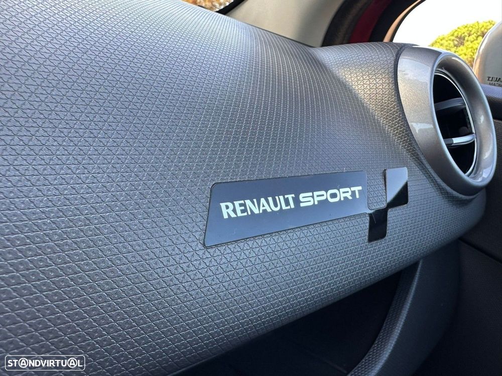 Renault Clio Sport Tourer 1.2 TCE GT EDC - 21