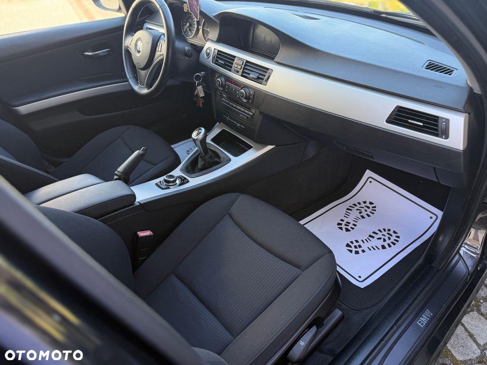 BMW Seria 3 - 33