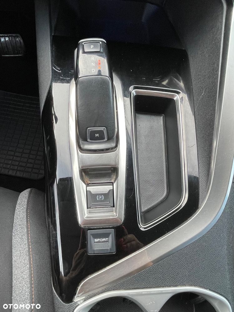 Peugeot 3008 ver-1-5-bluehdi-active-pack-s-s-eat8 - 14