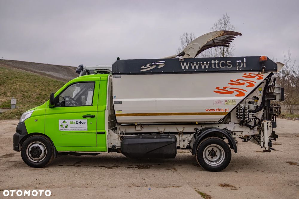 Piaggio NP6 CNG ŚMIECIARKA NISKI PRZEBIEG - 3