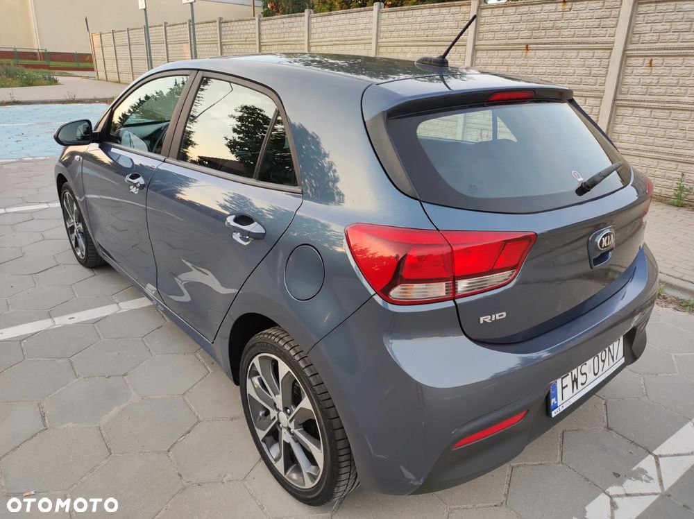Kia Rio - 10