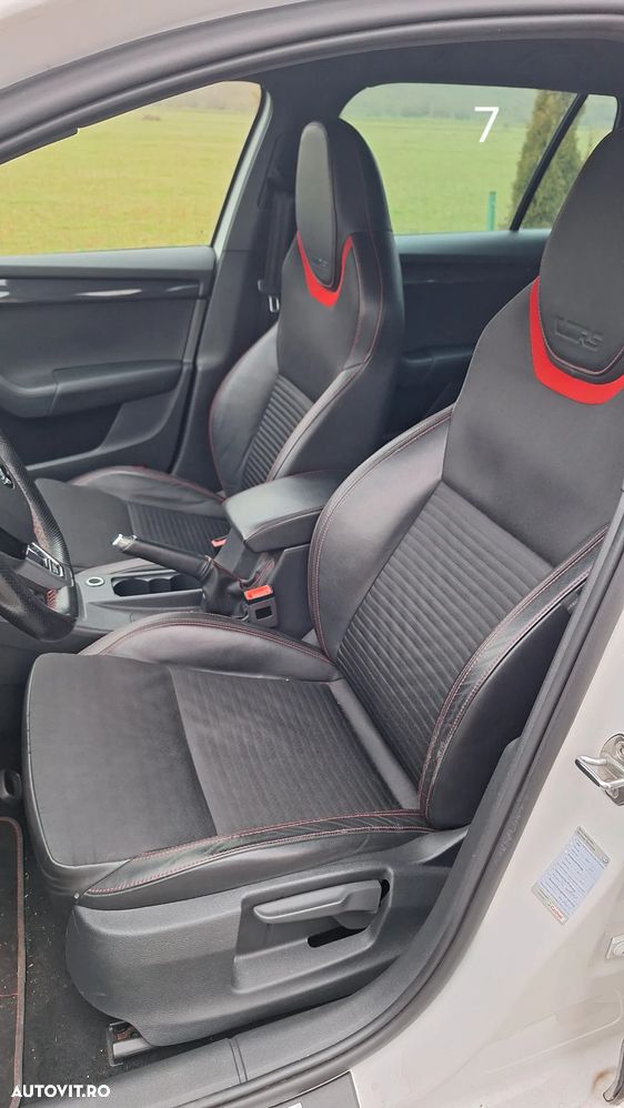 Skoda Octavia Combi 2.0 TDI DSG RS - 7