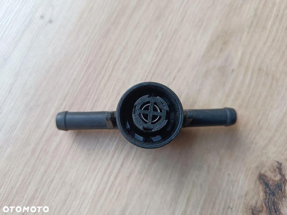 AUDI VW ZAWÓR ZWROTNY PALIWA FILTR ZAWOREK 057127247K - 4