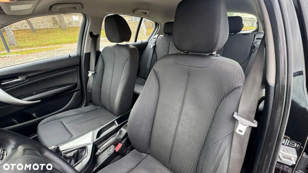 BMW Seria 1 114i - 36